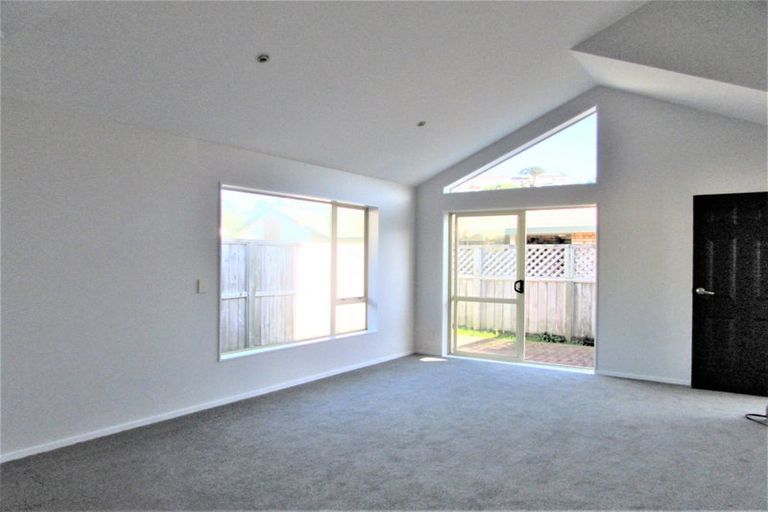 Photo of property in Miramar Villas, 5/3 Byron Street, Miramar, Wellington, 6022