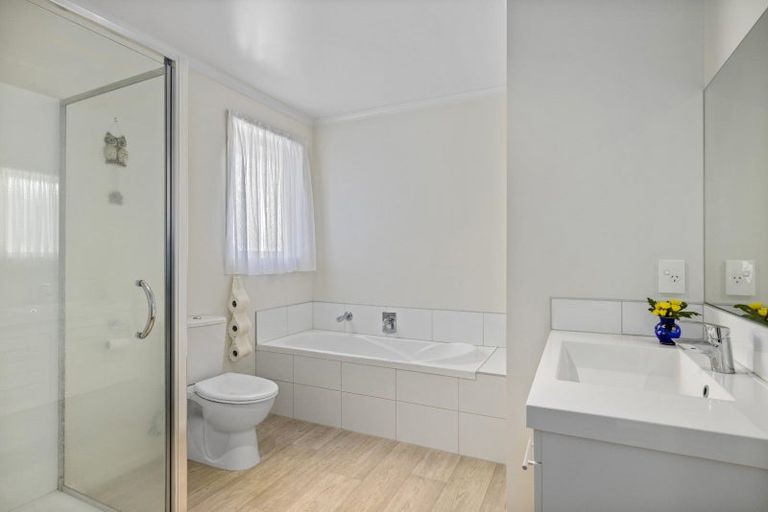 Photo of property in 18 Elena Place, Welcome Bay, Tauranga, 3112