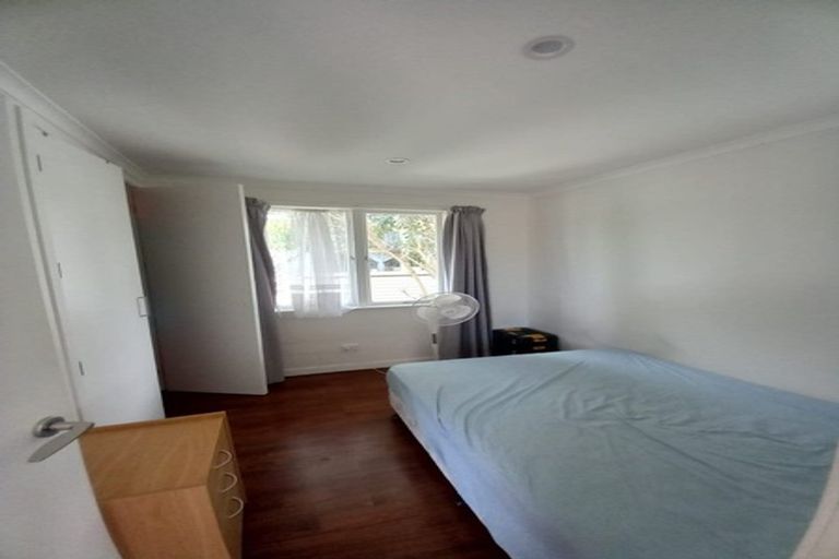 Photo of property in 20 Tamariki Avenue, Kelston, Auckland, 0602