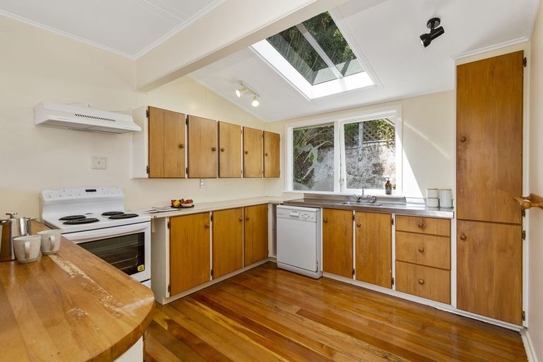 Photo of property in 51 Ferry Road, Days Bay, Lower Hutt, 5013