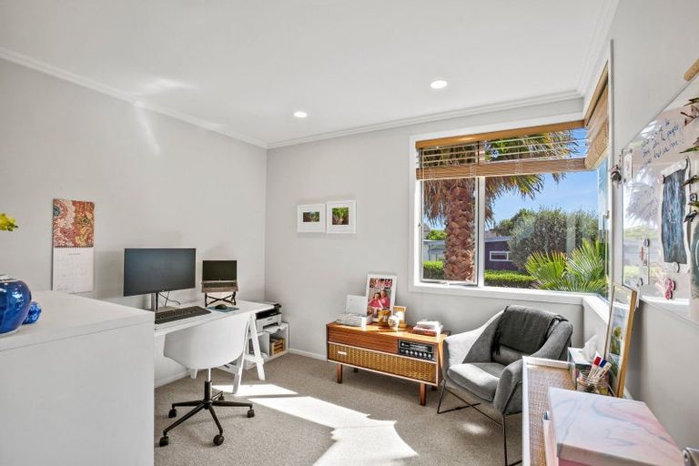 Photo of property in 17b Shearer Drive, Oakura, 4314