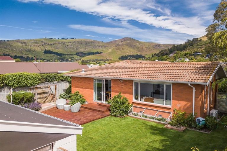 Photo of property in 28 Laing Crescent, Heathcote Valley, Christchurch, 8022