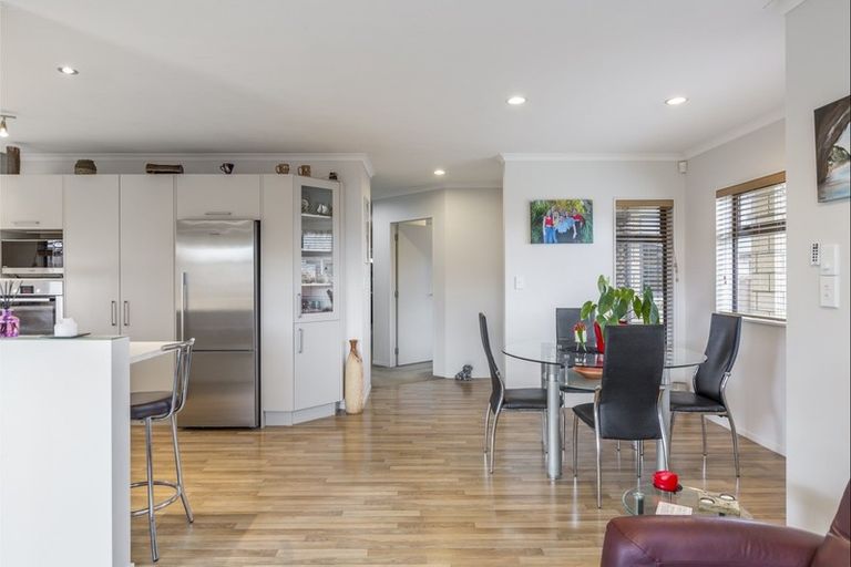 Photo of property in 28 Riverside Road, Orewa, 0931