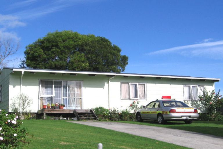 Photo of property in 12 Ohira Place, Henderson, Auckland, 0612