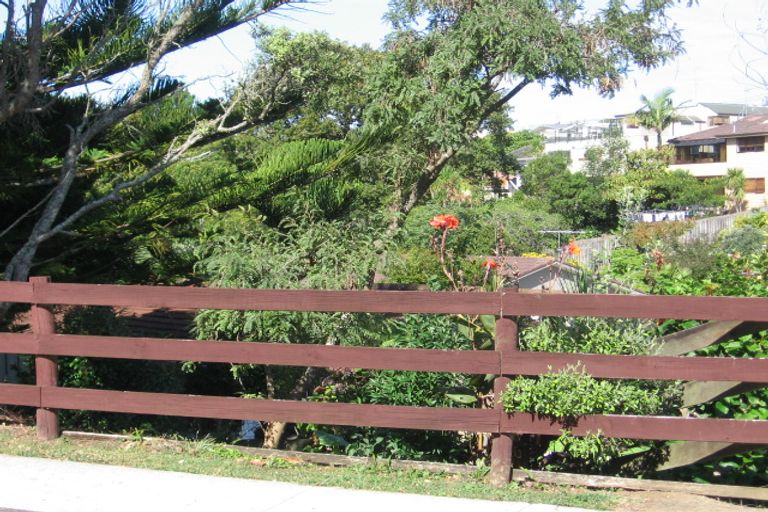 Photo of property in 22 Korotaha Terrace, Rothesay Bay, Auckland, 0630