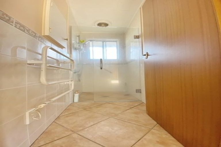 Photo of property in 67 Ravenwood Drive, Forrest Hill, Auckland, 0620