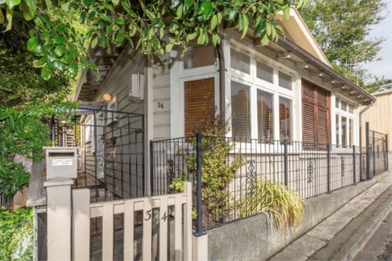 Photo of property in 34 Shakespeare Road, Bluff Hill, Napier, 4110