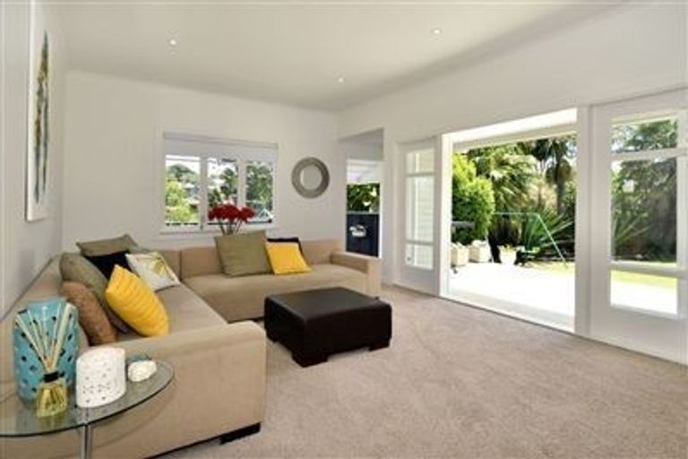 Photo of property in 1/19 Brook Street, Milford, Auckland, 0620