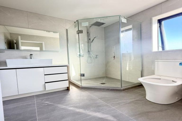 Photo of property in 23 Dianne Louise Drive, Half Moon Bay, Auckland, 2012