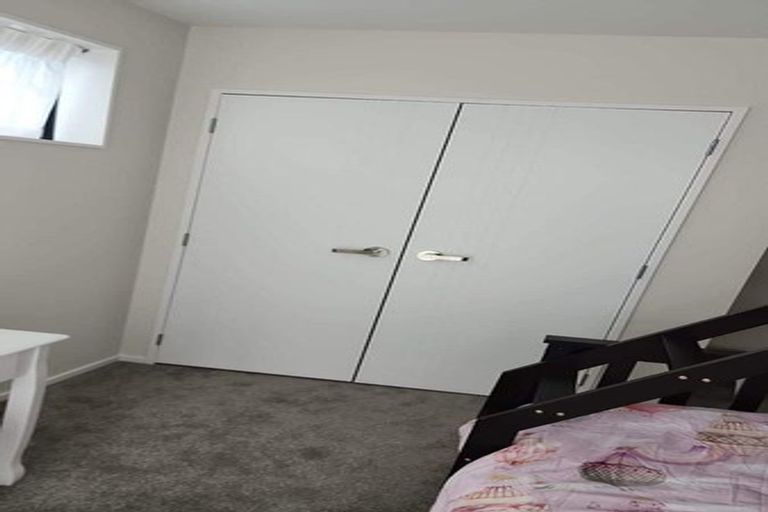 Photo of property in 117 Hutchinsons Road, Bucklands Beach, Auckland, 2014