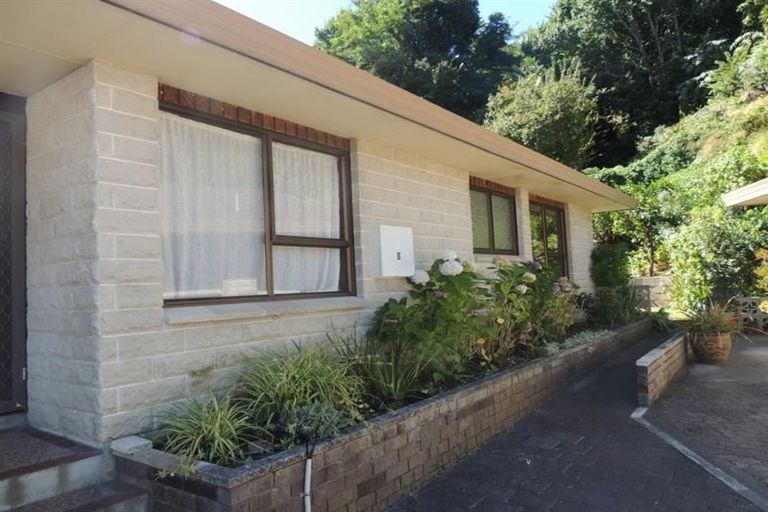 Photo of property in 2/31 Shakespeare Road, Bluff Hill, Napier, 4110