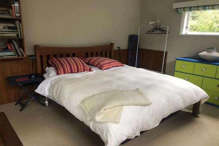 Photo of property in 124 Cheviot Road, Lowry Bay, Lower Hutt, 5013