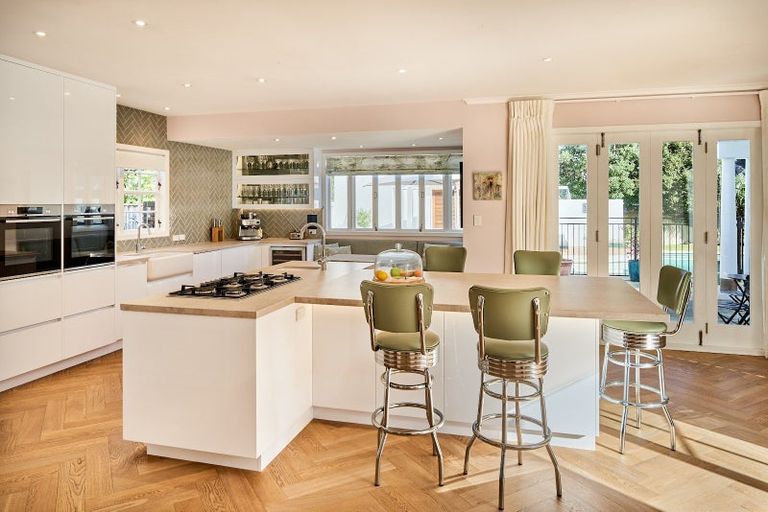 Photo of property in 25 Cheviot Road, Lowry Bay, Lower Hutt, 5013