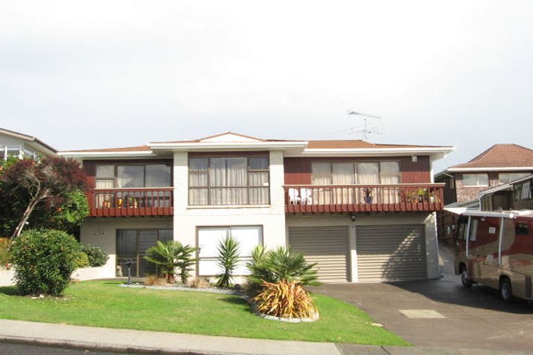 Photo of property in 8 Paisley Street, Mellons Bay, Auckland, 2014