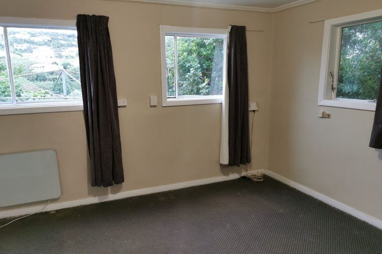 Photo of property in 88 Newlands Road, Newlands, Wellington, 6037