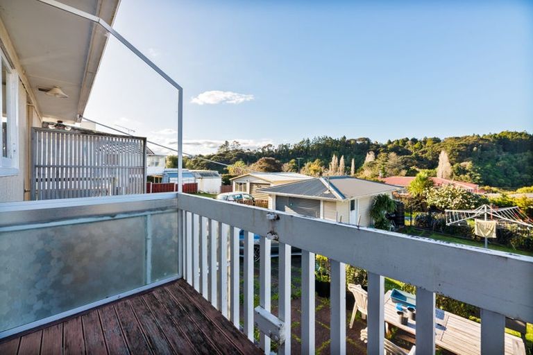 Photo of property in 18 Huruhuru Road, Massey, Auckland, 0614