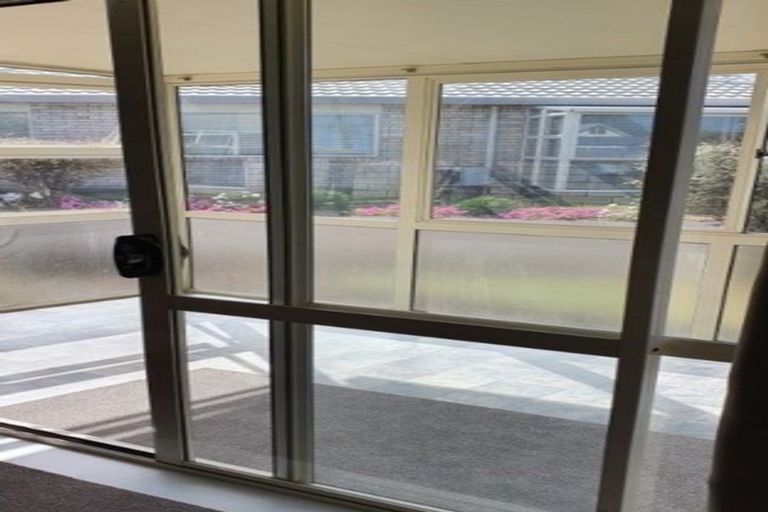 Photo of property in 1/2 Doment Crescent, Orewa, 0931