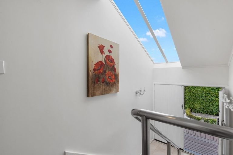 Photo of property in 14 Bank Street, Hillcrest, Auckland, 0627