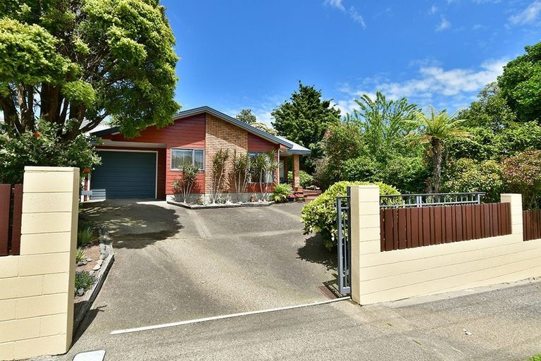 Photo of property in 7 Rimu Street, Helensville, 0800