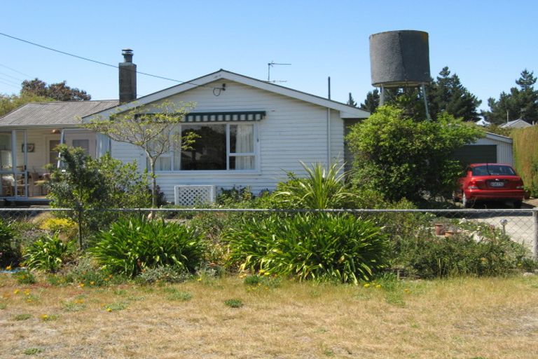 Photo of property in 28 Holton Road, Amberley, 7481