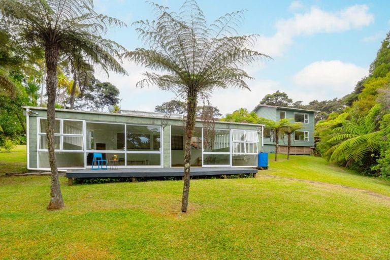 Photo of property in 18 Steam Hauler Track, Waitakere, Henderson, 0782