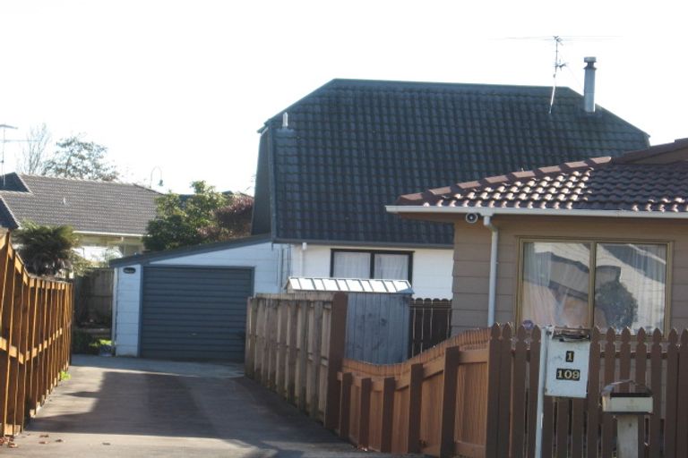 Photo of property in 2/109 Wattle Farm Road, Wattle Downs, Auckland, 2103