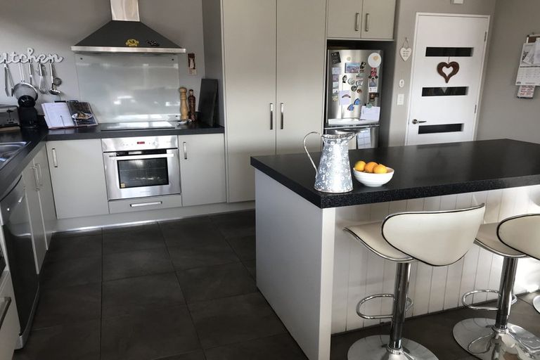 Photo of property in 16 Hakatere Road, Pegasus, 7612