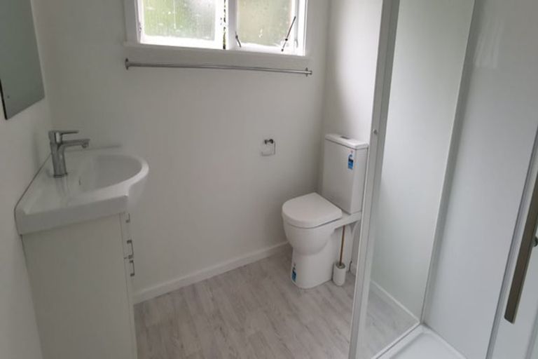 Photo of property in 16a Donald Crescent, Karori, Wellington, 6012