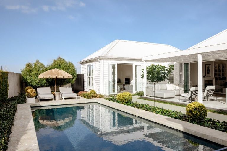 Photo of property in 12 Sandpiper Avenue, Point Wells, 0986