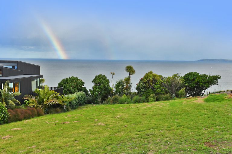 Photo of property in 104-106 Lax Crescent, Leigh, 0985