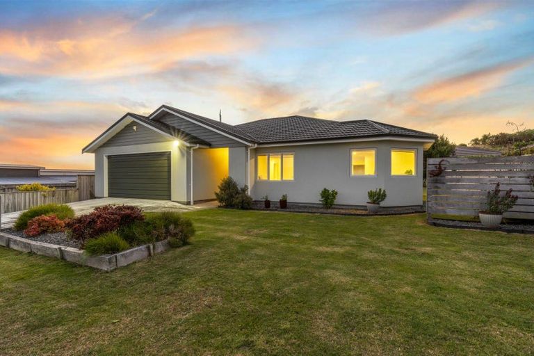 Photo of property in 36 Kahurangi Heights, Aotea, Porirua, 5024