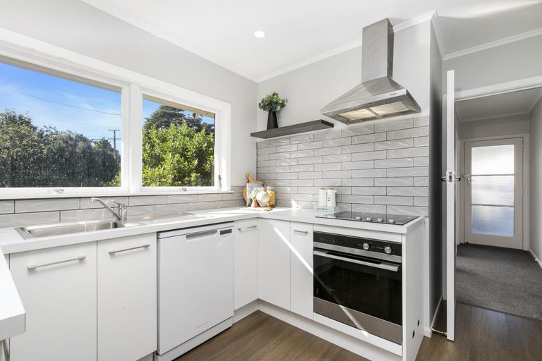 Photo of property in 20 Halberg Street, Papakura, 2110