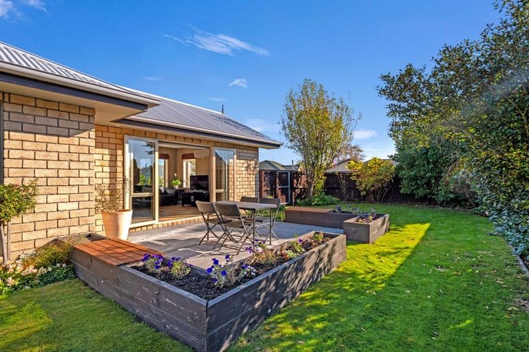 Photo of property in 16 Heathridge Place, Lincoln, 7608