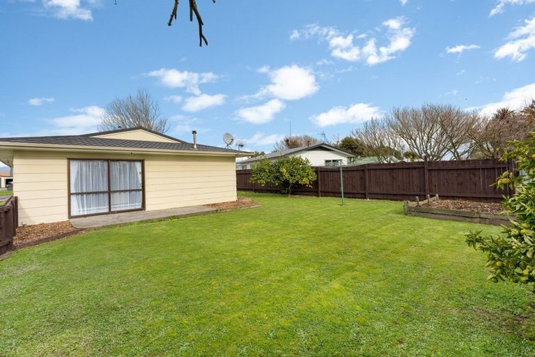 Photo of property in 8 Ashton Place, Highbury, Palmerston North, 4412