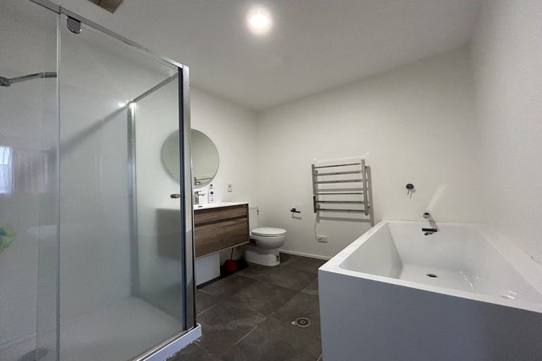 Photo of property in Lakeview Terrace, 24/14 Ambrico Place, New Lynn, Auckland, 0600