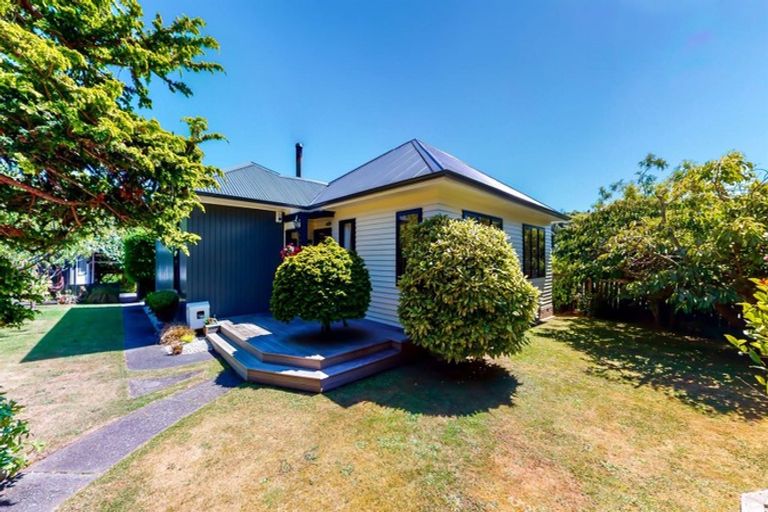 Photo of property in 5 Lillian Street, Belmont, Lower Hutt, 5010