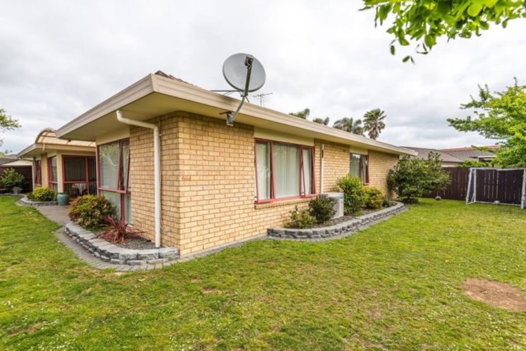 Photo of property in 27 Glenross Drive, Wattle Downs, Auckland, 2103