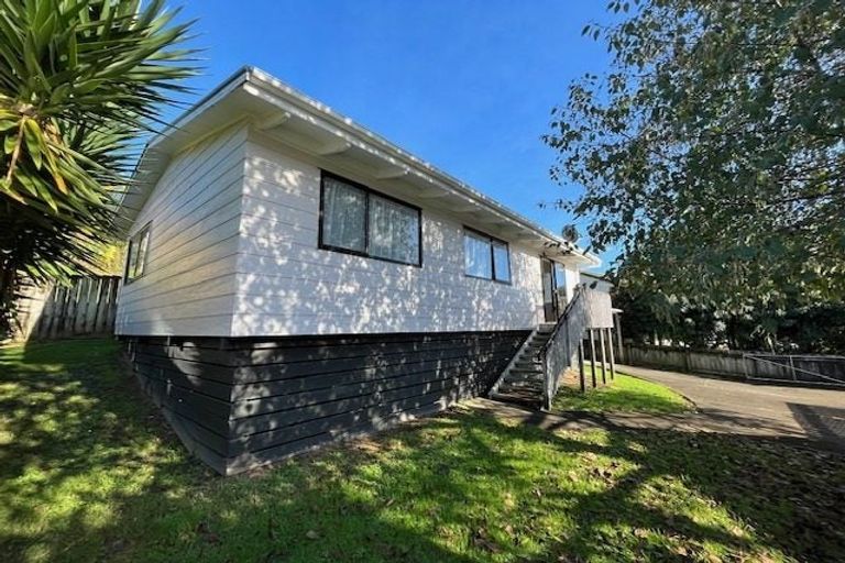 Photo of property in 50 Sungrove Rise, Sunnyvale, Auckland, 0612