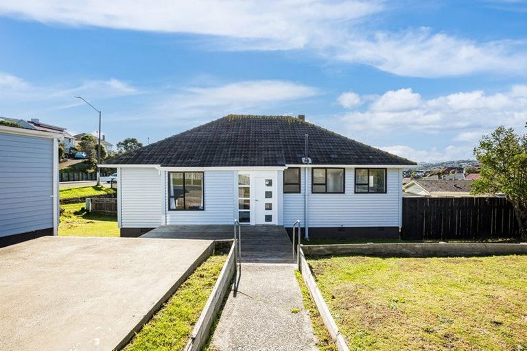 Photo of property in 1a Stephen Street, Tawa, Wellington, 5028