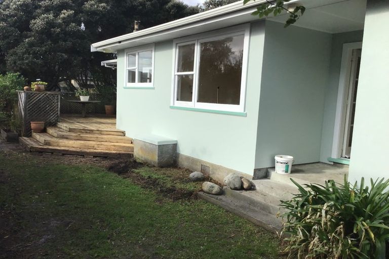 Photo of property in 10 Hohiria Street, Waikanae Beach, Waikanae, 5036