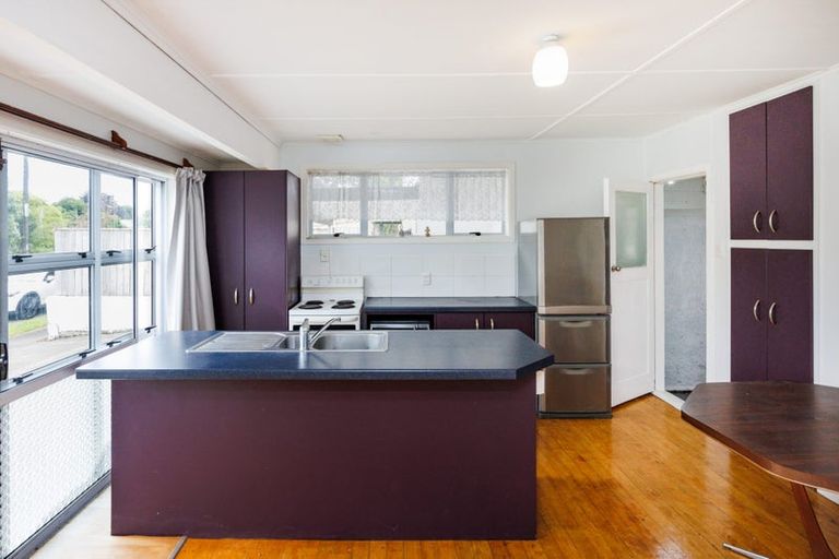 Photo of property in 2 Stoke Place, Awapuni, Palmerston North, 4412