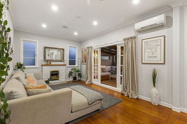 Photo of property in 2/22 Roseberry Avenue, Birkenhead, Auckland, 0626