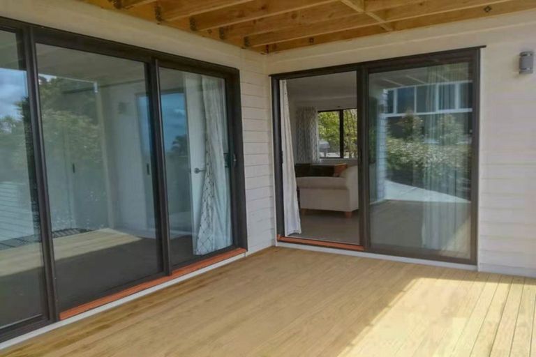 Photo of property in 2/147 Kowhai Road, Mairangi Bay, Auckland, 0630