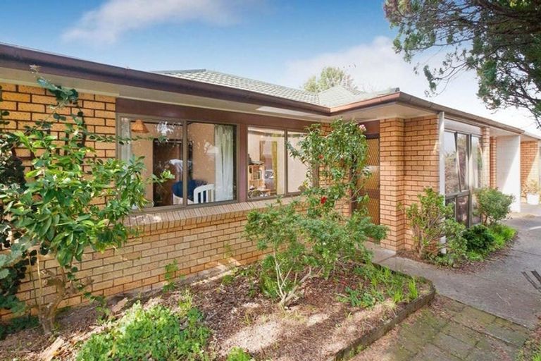 Photo of property in 1/64 Sunderlands Road, Half Moon Bay, Auckland, 2012