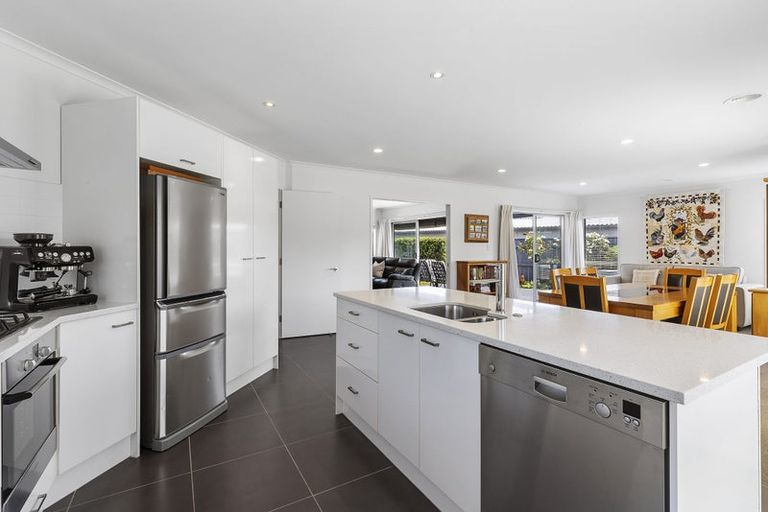 Photo of property in 30 Sumner Terrace, Aotea, Porirua, 5024