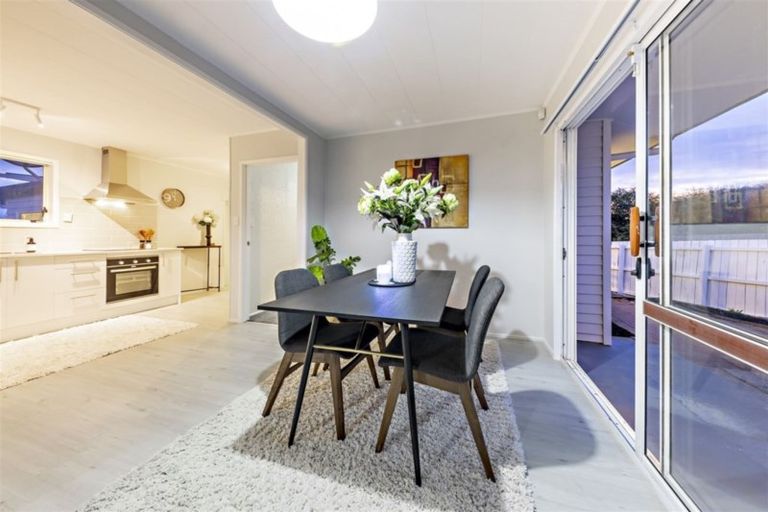Photo of property in 21 Leaver Place, Weymouth, Auckland, 2103