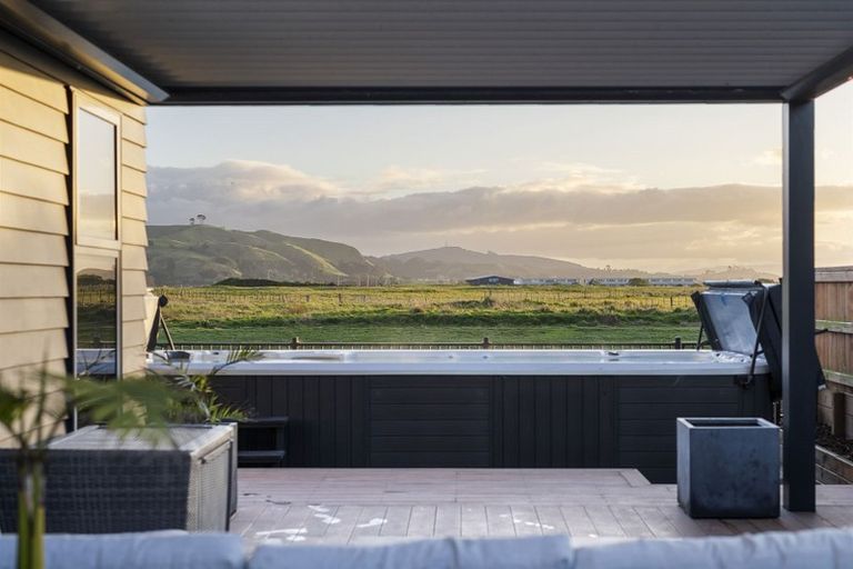 Photo of property in 3 Senecio Way, Papamoa Beach, Papamoa, 3118