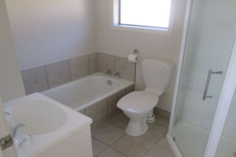 Photo of property in 2a Hillary Street, Tawa, Wellington, 5028