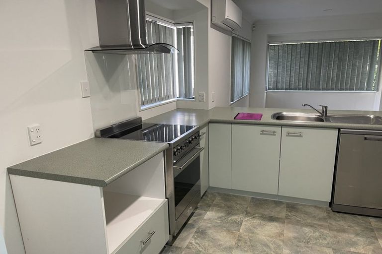 Photo of property in 25 Shelly Beach Parade, Cockle Bay, Auckland, 2014