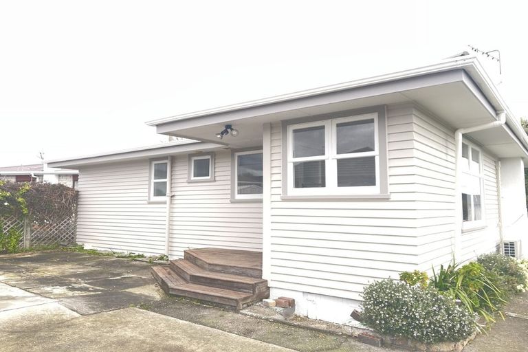 Photo of property in 613 Queen Street East, Levin, 5510